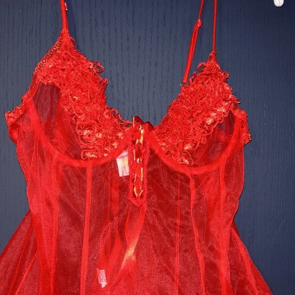 Red lingerie, size small - Picture 2 of 4